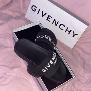 Givenchy Black and White Logo Slides